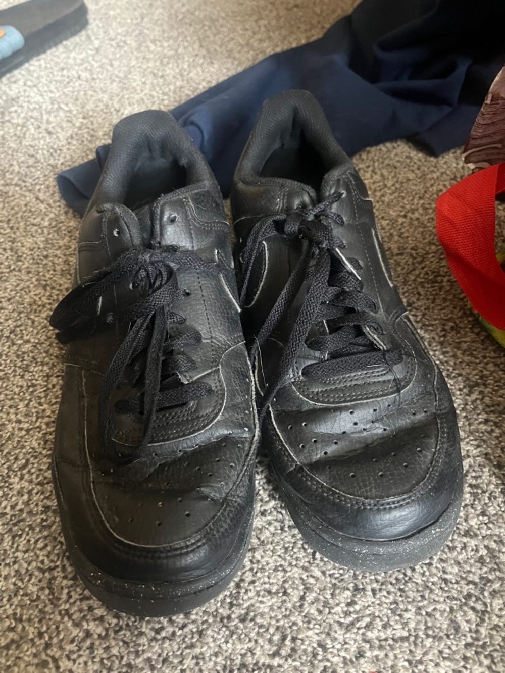 Nike Men's Black Low-Top Leather Sneakers